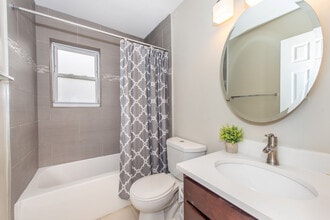 The Crossings At Metropark in Iselin, NJ - Building Photo - Building Photo