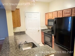 4551 Strutfield Ln in Alexandria, VA - Building Photo - Building Photo