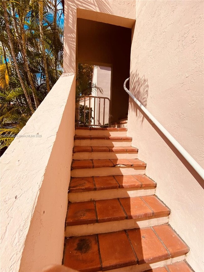 11810 SW 80th St, Unit 226 in Miami, FL - Building Photo - Building Photo