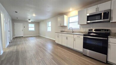 389 Blackbourn St in Hawkins, TX - Building Photo - Building Photo