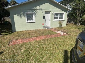 637 2nd St S in Jacksonville Beach, FL - Building Photo