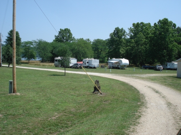 Kelley's Landing in Edwards, MO - Building Photo