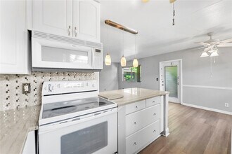 220 Seville Dr in Delray Beach, FL - Building Photo - Building Photo