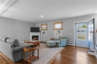 25 Clayton St in Middletown, RI - Building Photo - Building Photo