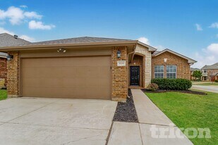 9200 Tierra Verde Dr in Fort Worth, TX - Building Photo