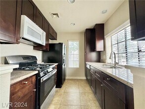 4819 S Torrey Pines Dr in Las Vegas, NV - Building Photo - Building Photo