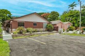 1786 SW 22nd St in Fort Lauderdale, FL - Building Photo - Building Photo