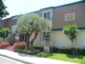 Trinidad Apartments in Hawthorne, CA - Foto de edificio - Building Photo