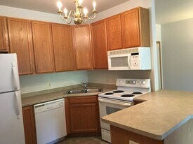 5440 Willow Rd, Unit 3 in Waunakee, WI - Building Photo