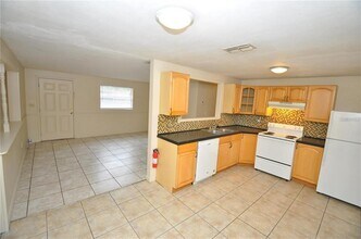 4924 Pilgrim Ln in Lakeland, FL - Building Photo - Building Photo