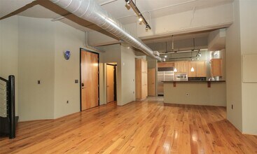711 Main St in Houston, TX - Building Photo - Building Photo