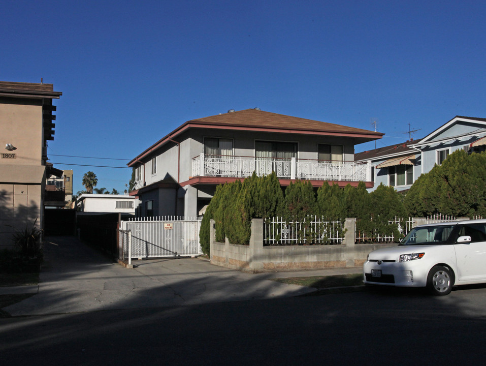 1811 Alexandria Ave in Los Angeles, CA - Building Photo