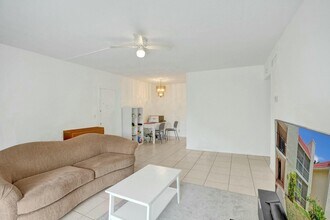640 NW 13th St in Boca Raton, FL - Foto de edificio - Building Photo