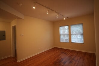6971 N Greenview Ave, Unit 2S in Chicago, IL - Building Photo - Building Photo