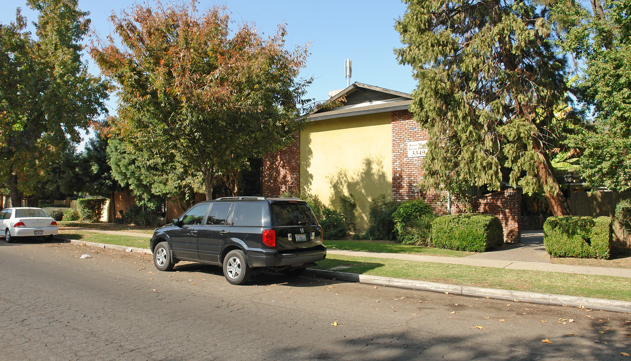 3349 E Sierra Madre Ave in Fresno, CA - Foto de edificio