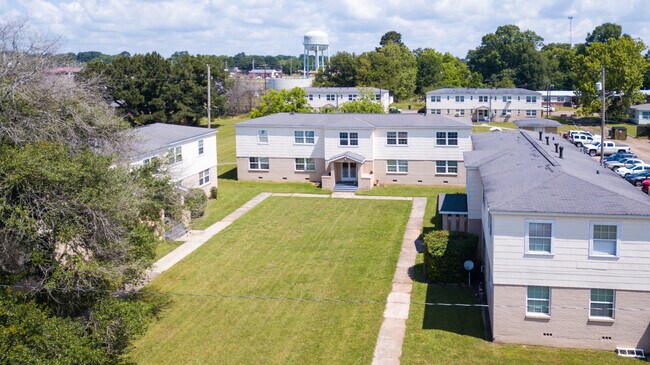 Oak Creek Apartments in New Boston, TX - Building Photo - Primary Photo