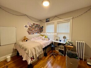 120 Hillside St, Unit 2 in Boston, MA - Building Photo - Building Photo
