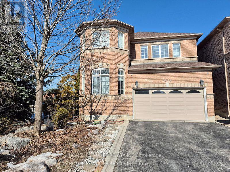 3866 Thomas St in Mississauga, ON - Building Photo