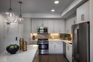 Purl Apartments in San Diego, CA - Building Photo