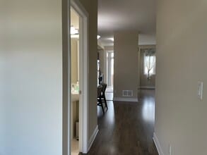213 Kimpton Dr in Ottawa, ON - Building Photo - Building Photo