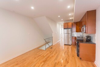 702 S 20th St in Philadelphia, PA - Foto de edificio - Building Photo