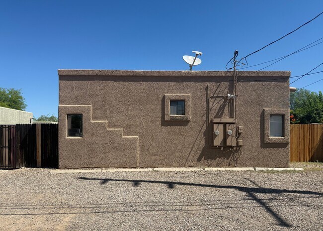 property at 738 E Elm St