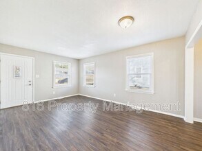 721 N Rogers St in Independence, MO - Building Photo - Building Photo