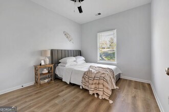 56 Holly Rd NW in Atlanta, GA - Building Photo - Building Photo