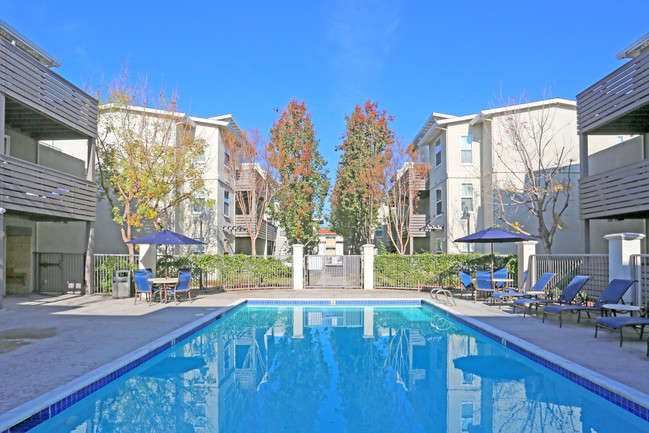 Buckingham Place Apartments in Santa Clara, CA - Foto de edificio - Building Photo