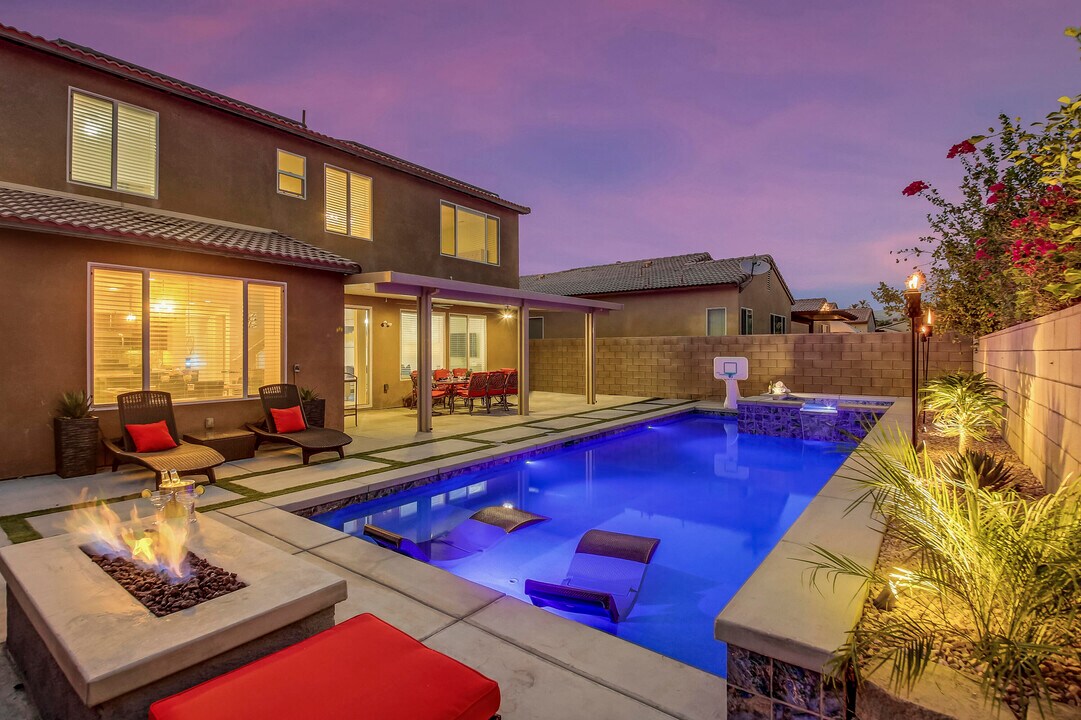 42760 Incantata Pl in Indio, CA - Foto de edificio