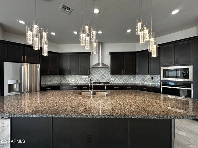 1979 W Lariat Ln in Phoenix, AZ - Building Photo - Building Photo