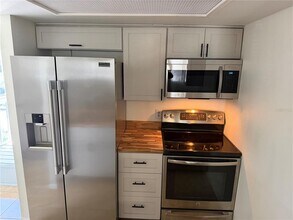 4831 W McElroy Ave in Tampa, FL - Building Photo - Building Photo