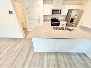 7376 Hayes Harbor Ct in North Las Vegas, NV - Building Photo - Building Photo