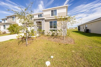 348 Sofia Ln in Orlando, FL - Building Photo - Building Photo