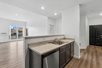 Apartments 26 in Post Falls, ID - Foto de edificio - Building Photo