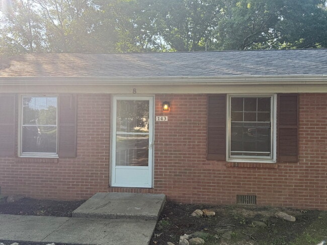 143 Wildwood Dr in Madison Heights, VA - Building Photo - Building Photo