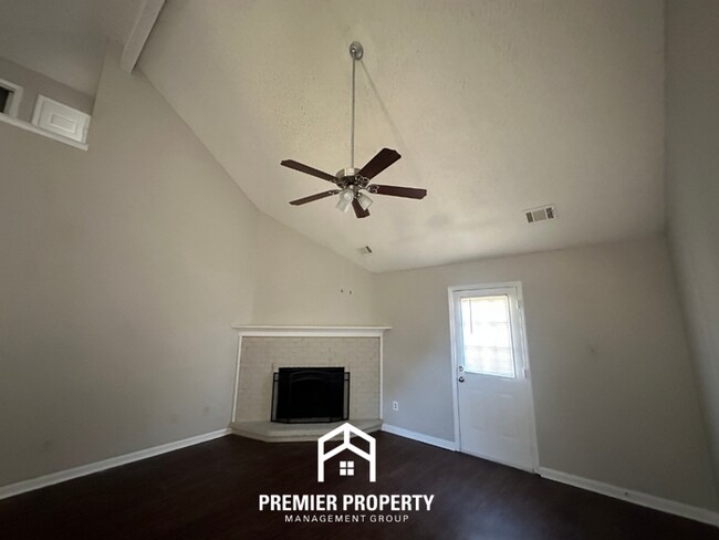 8080 German Creek Dr in Memphis, TN - Building Photo - Building Photo