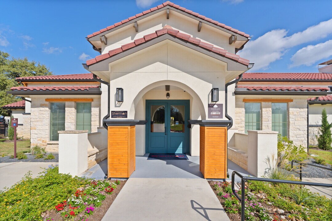 Water Oak in Austin, TX - Building Photo