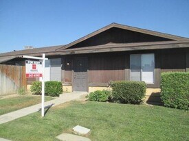 1818 Hasti Acres Dr in Bakersfield, CA - Building Photo
