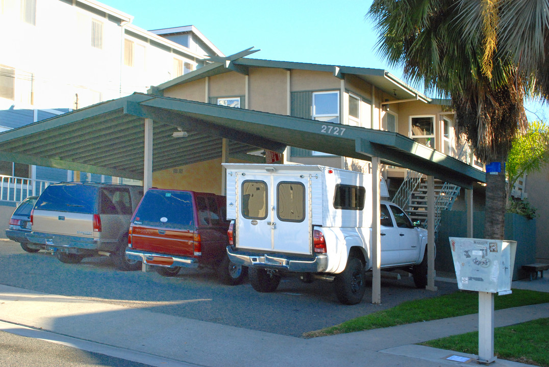 2727 Calle Del Comercio in San Clemente, CA - Foto de edificio