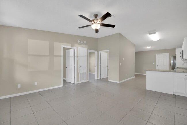 645 N Arnold Ave in Groveland, FL - Building Photo - Building Photo