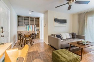 6903 Deatonhill Dr in Austin, TX - Building Photo