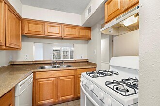 711 Holiday Dr in Galveston, TX - Building Photo - Building Photo