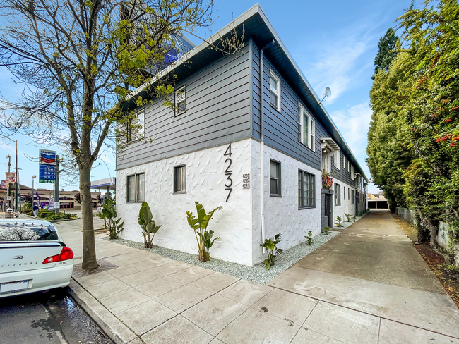 4237 Foothill Blvd in Oakland, CA - Building Photo - Building Photo