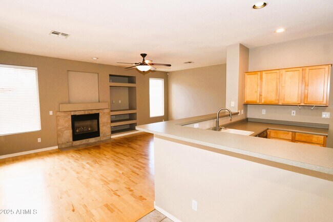 1372 W. Roadrunner Dr. in Chandler, AZ - Building Photo - Building Photo