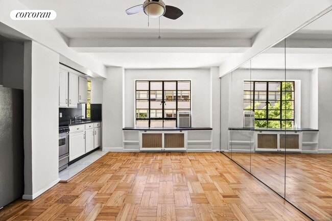 property at 140 E 40th St