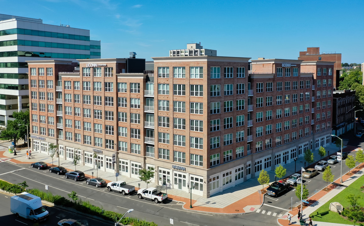 UConn Student Housing At Rippowam Place in Stamford, CT - Foto de edificio