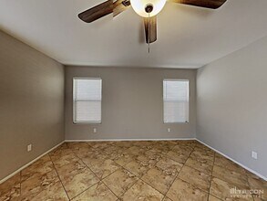5548 W Southgate Ave in Phoenix, AZ - Building Photo - Building Photo