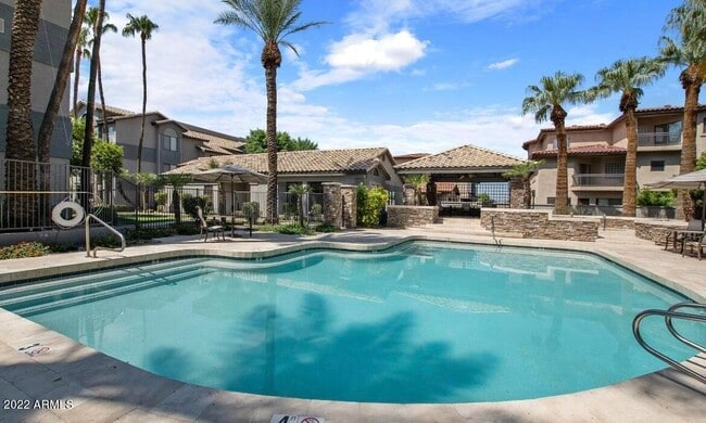 property at 2025 E Campbell Ave