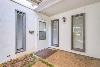 412 Hollyhill Ln in Denton, TX - Building Photo - Building Photo